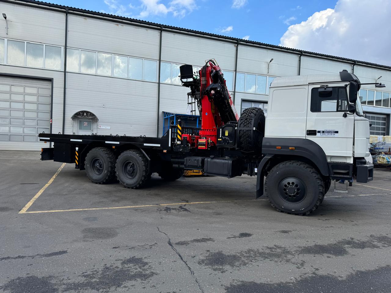 Автомобиль с КМУ Sunhunk на шасси УРАЛ